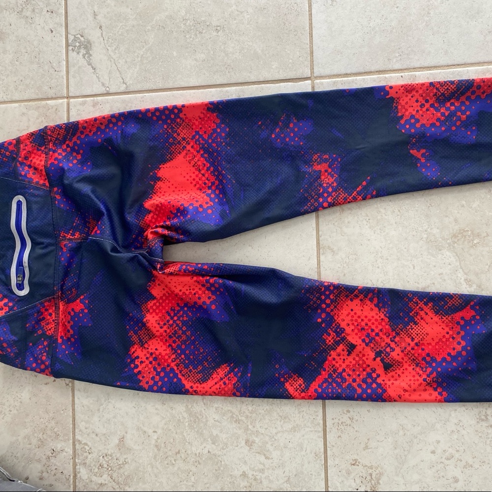 Athleta Chaturanga Bloom Capri Floral Crop Leggings